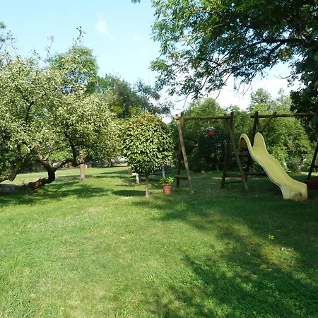 Mount Hosin - Byvale Staje Historickeho Statku U Ceskych Budejovic Apartamento *