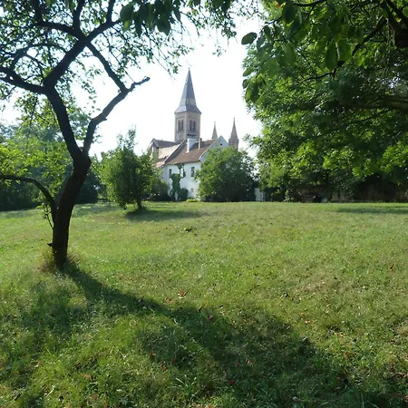Mount Hosin - Byvale Staje Historickeho Statku U Ceskych Budejovic Apartamento *